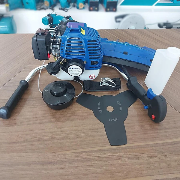 MÁY CẮT CỎ 2 THÌ: 0.75KW DEWOO DW-260R