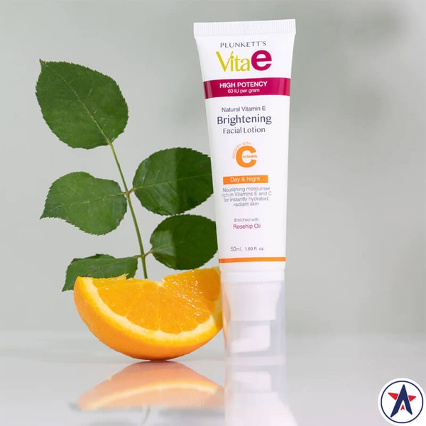 Dưỡng ẩm sáng da Plunkett's Vitamin E Brightening Facial Lotion 50ml