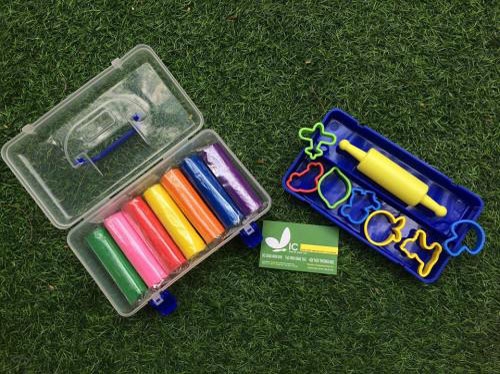 Hộp đất nặn 7 màu kèm khuôn Nara PX-550-7 Cửa hàng đồ dùng đồ chơi