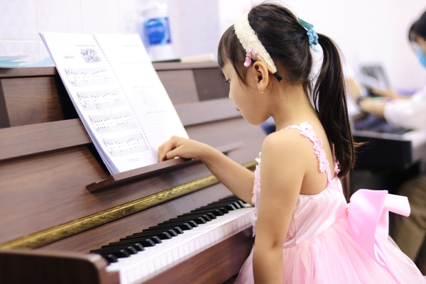 Khóa học piano cho bé