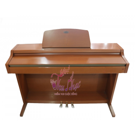 PIANO I N KAWAI PN2