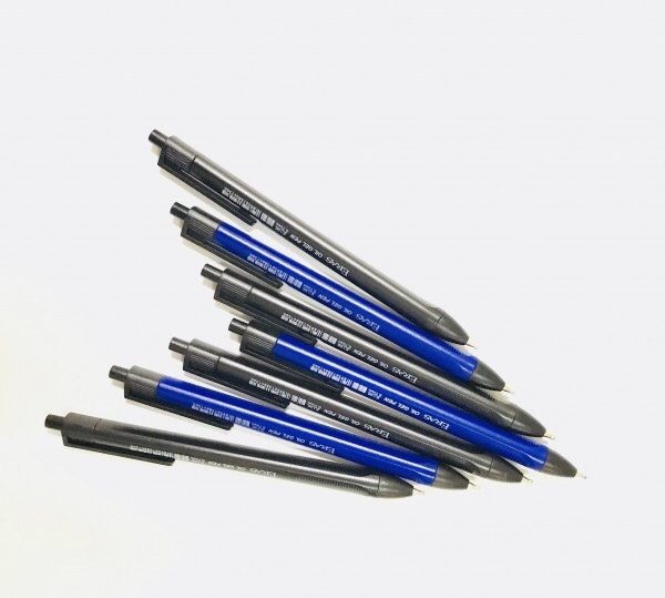 Bút gel Eras E136 mực xanh, đen