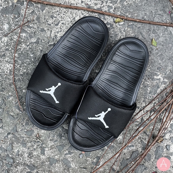 [CD5472-010] K JORDAN BREAK SLIDE BLACK/WHITE