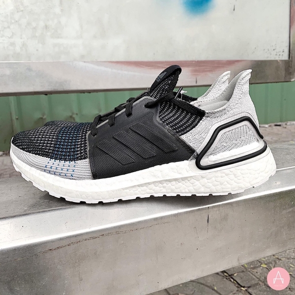 [B75879] W ADIDAS ULTRABOOST 19 OREO