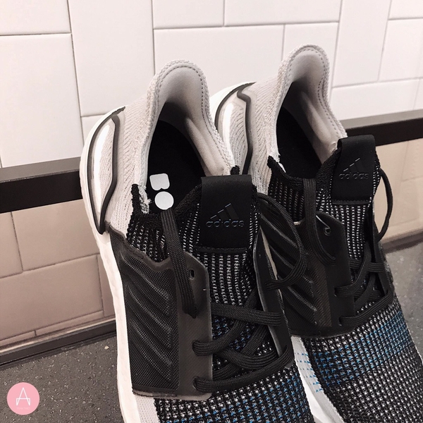 [F35242] M ADIDAS ULTRABOOST 19 CORE BLACK GREY SIX SHOCK CYAN