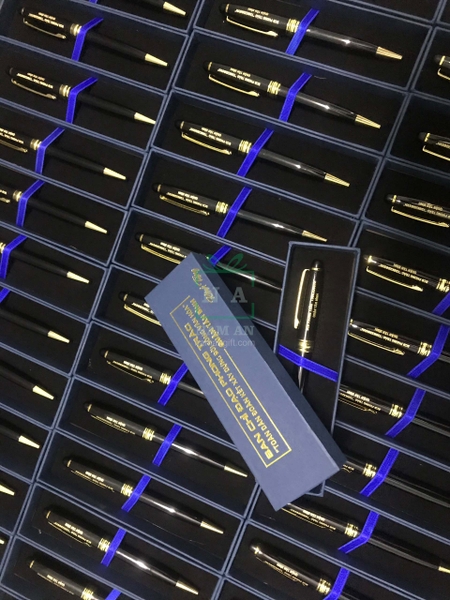 hộp đựng bút kim loại quà tặng