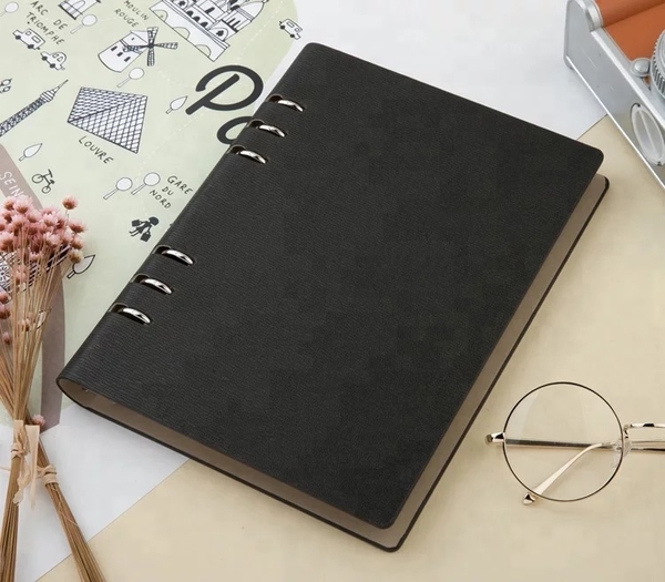 sổ da lộ còng dập logo