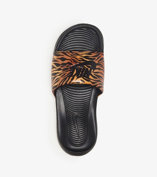 DÉP W NIKE VICTORI ONE SLIDE PRINT [CN9676 010]