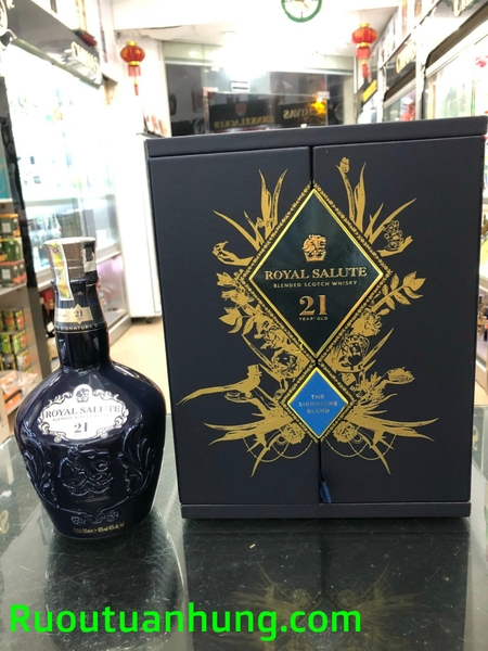 Chivas 21 phiên bản hộp quà F21 - dung tích 700 ml