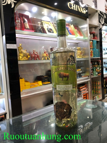 Vodka Cọng Cỏ - Zubrowka - dung tích 1 lít