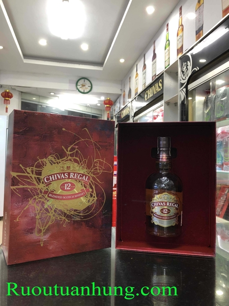 Chivas 12 phiên bản hộp quà F20 - dung tích 700ml