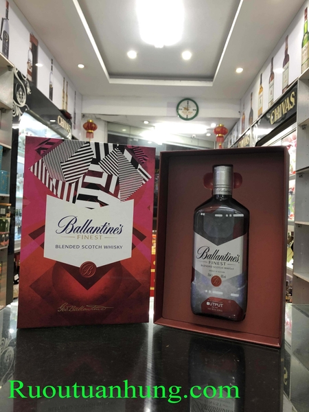 Ballantine's Finest Output Phiên bản hộp quà F21 - dung tích 750ml