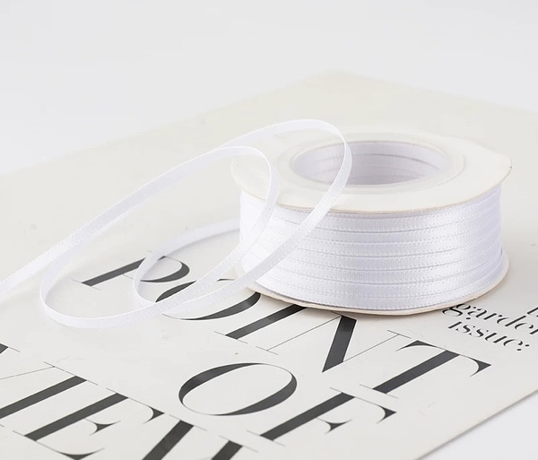 Ruybang khổ 0.3cm x 50m -TRẮNG. (chú ý tránh nhầm với loại 100m).