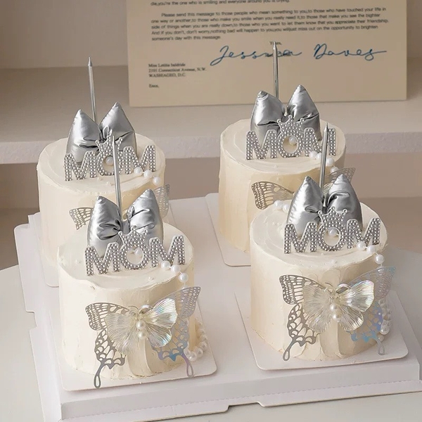 Set 5 bướm nhựa gắn ngọc trai -MÀU BẠC.