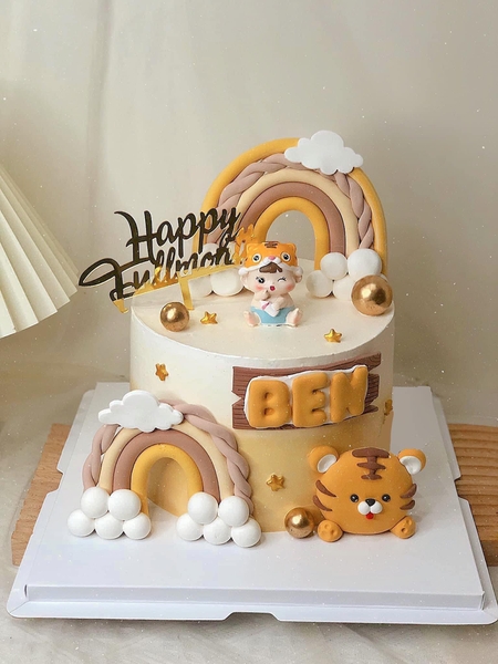 Bé trai HỔ đội mũ, ôm bình sữa-XANH (sứ).