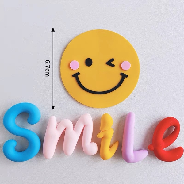 Tượng mặt cười và chữ Smile (silicon).