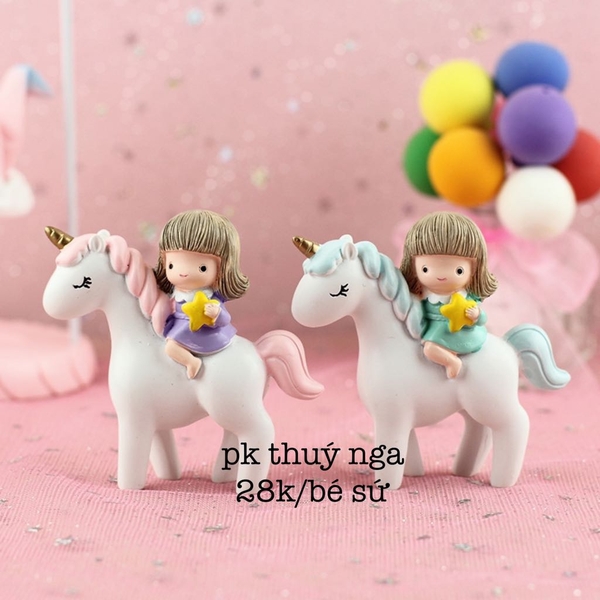 TUONG-Em bé cưỡi ngựa hồng (sứ) K88