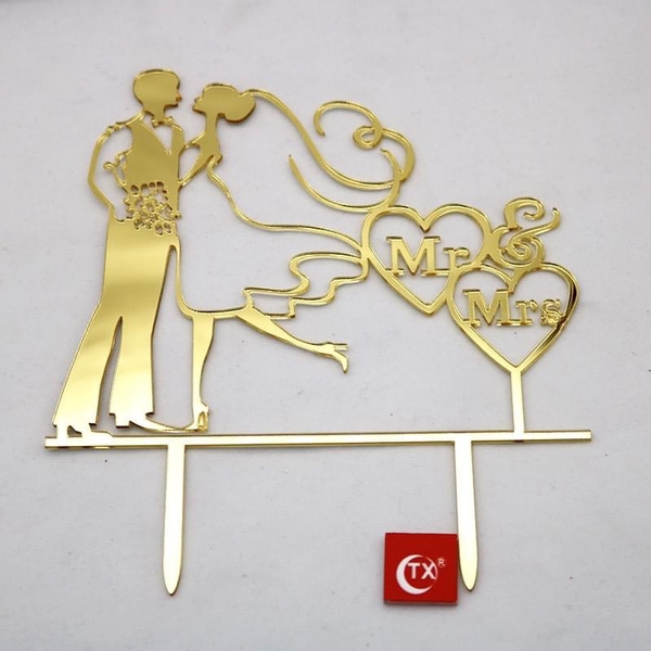 Set 10 mica cô dâu chú rể gắn 2 trái tim chữ MR & MRS-VÀNG.