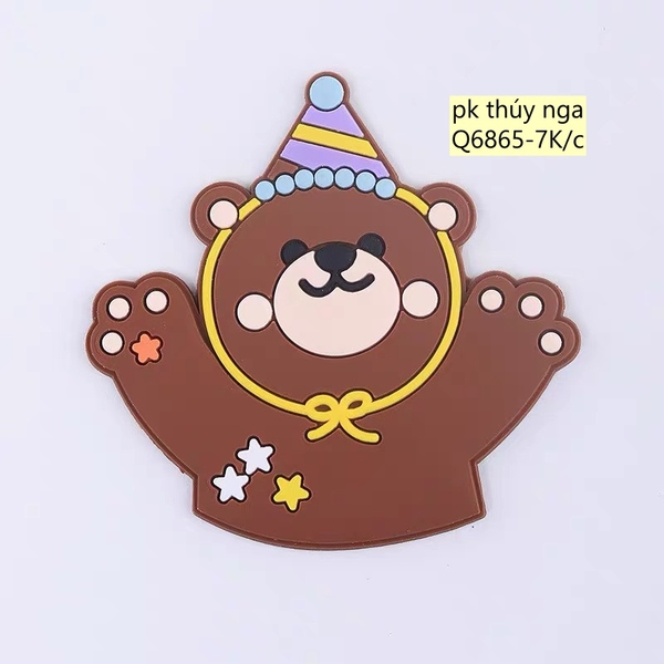 Tượng Gấu nâu giơ 2 tay (nhựa dẻo).