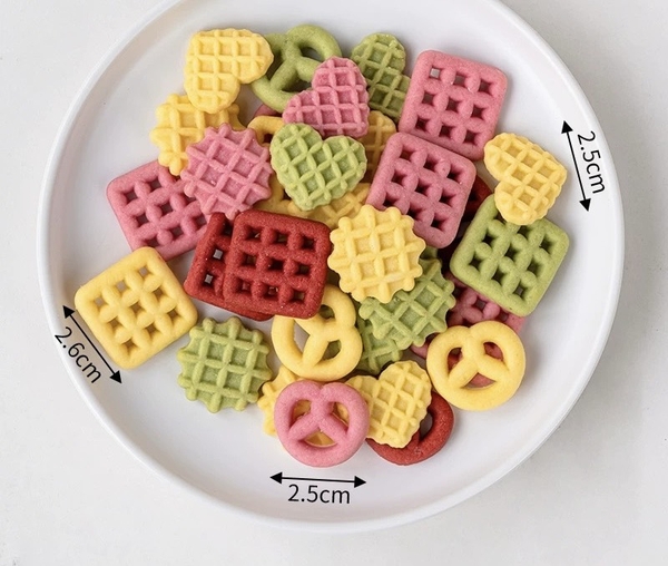 Bánh quy mix mẫu (vuông-tim-hoa) MIX MÀU SẮC (gói 300gam) -chú ý tránh nhầm với gói 180gam.