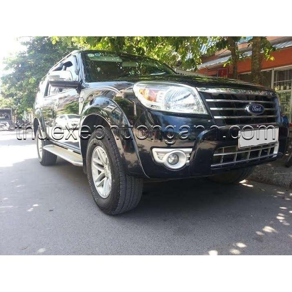 cho-thue-xe-7-cho-ford-everest-dua-don-san-bay