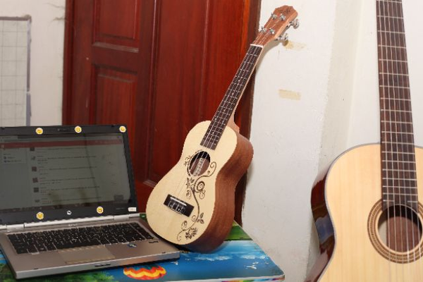 ukulele giá rẻ