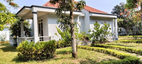 BUNGALOW HƯỚNG VƯỜN