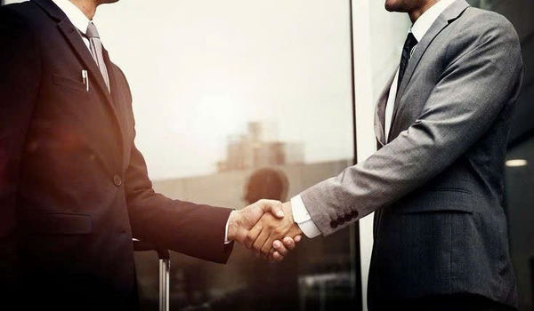 Khám Phá Hành Trình Cảm Xúc Của Nhà Đầu Tư Khi Chinh Phục Cơ Hội Từ Mô Hình Bưu Cục Số