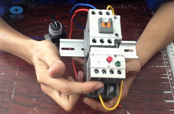 Role nhiệt là gì? Chức năng của rơle nhiệt