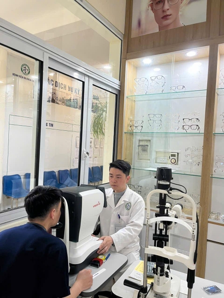 PHÒNG KHÁM MẮT - KHÚC XẠ TẠI KHOA KHÁM BỆNH - BVĐK THỊ XÃ SA PA - CHĂM SÓC ĐÔI MẮT CỦA BẠN!