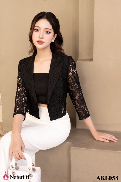 2AKL058 - Áo khoác lửng ren đen