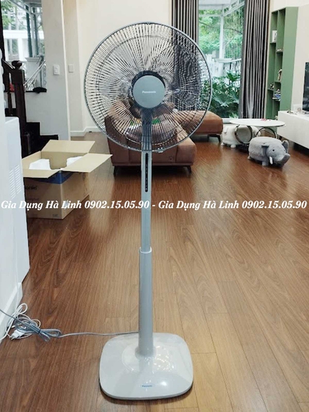 Quạt cây Panasonic F-409KBE (Màu Be) - Công suất 51W, Đường kính cánh quạt 40 cm, Thiết kế 3 cánh, Lưu lượng gió 77.5m3/phút, Điều khiển từ xa, Bảo hành 12 tháng