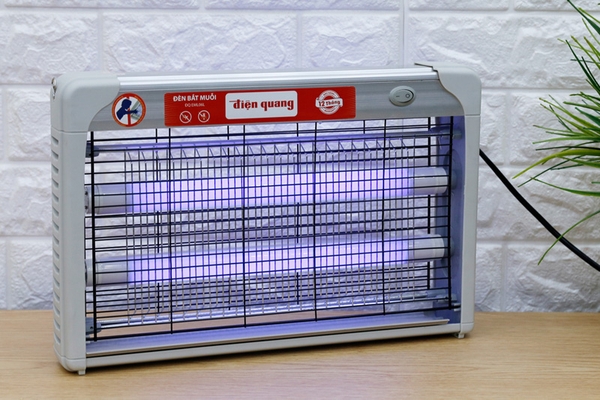 Đèn bắt muỗi Điện Quang ĐQ EML06L - Công suất 4.5W, Có móc treo, Bắt muỗi bằng lưới điện và tia ánh sáng tím, Có khay hứng xác muỗi
