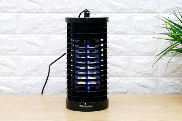 Đèn bắt muỗi Điện Quang ĐQ EML02 BL - Công suất 1W, Có móc treo, Bắt muỗi bằng lưới điện và tia ánh sáng tím
