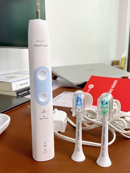 Bàn chải điện Philips Sonicare Optimal Clean HX682P - Tách lẻ