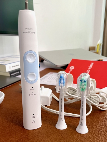 Bàn chải điện Philips Sonicare Optimal Clean HX682P - Tách lẻ