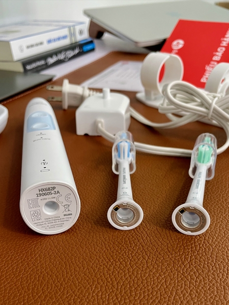 Bàn chải điện Philips Sonicare Optimal Clean HX682P - Tách lẻ