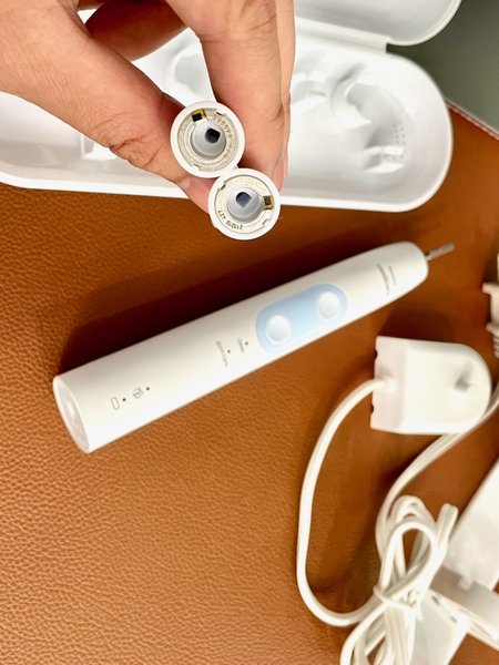 Bàn chải điện Philips Sonicare Optimal Clean HX682P - Tách lẻ