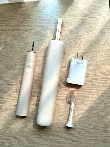 Bàn chải điện Philips Sonicare 9900 hàng trưng bày