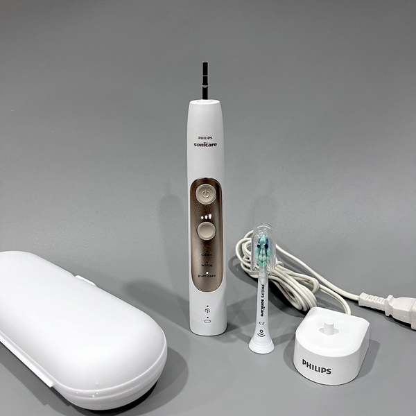 Bàn chải điện Philips Sonicare 7000 hàng trưng bày