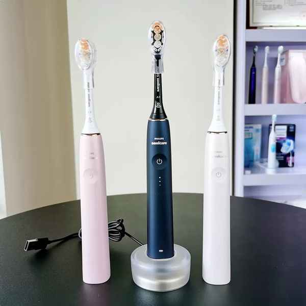 Bàn chải điện Philips Sonicare 9900 hàng trưng bày