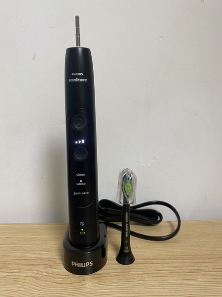 Bàn chải điện Philips Sonicare 7000 hàng trưng bày