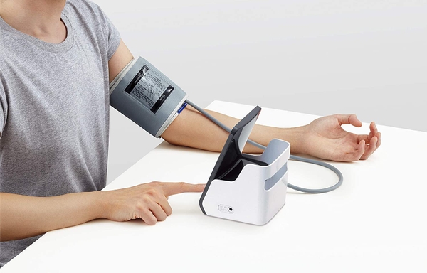Máy đo huyết áp bắp tay Citizen 456 - Màn hình to