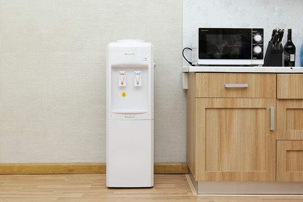 Cây nước nóng lạnh Kangaroo KG34C - Sản phẩm bán chạy đầu hè 2018