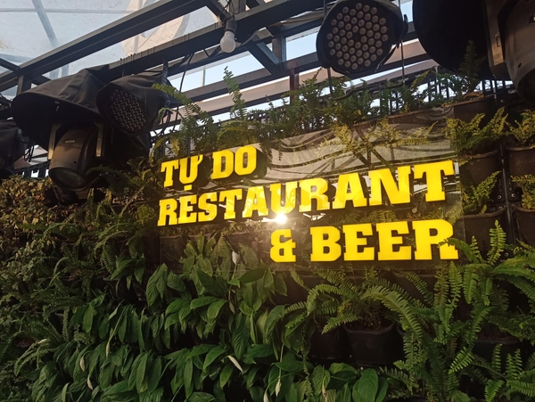 Quảng Cáo Ánh Dương | Tự Do RESTAURANT & BEER | Biển Quảng Cáo Đẹp