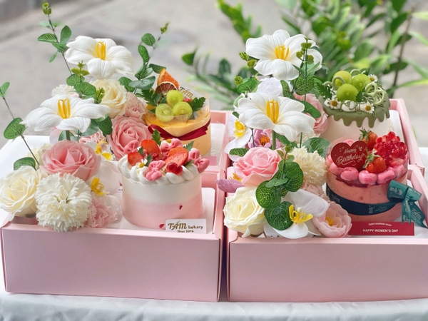 Set bánh thanh lịch hoa sáp và Mousse