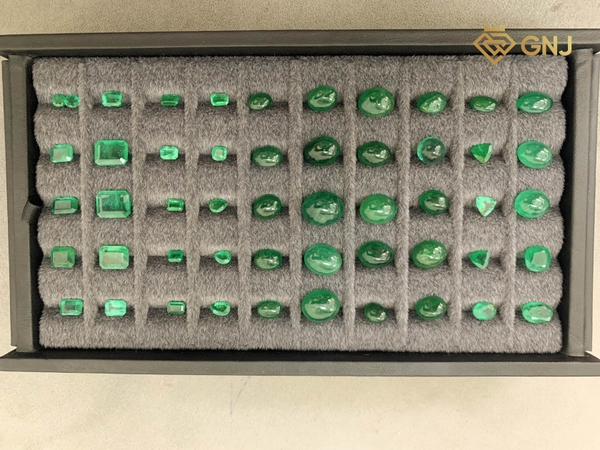 Ngọc Lục Bảo (Emerald) - Viên Đá Quý Của Sự Tái Sinh và Tình Yêu