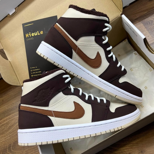 Giày Air Jordan 1 Mid ‘Cream/Dark Chocolate’ DO6699200 HieuLe SNKRS