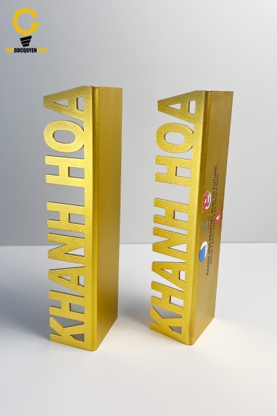 Cúp giải chạy Khánh Hòa Festival biển 2023 - Cúp vinh danh