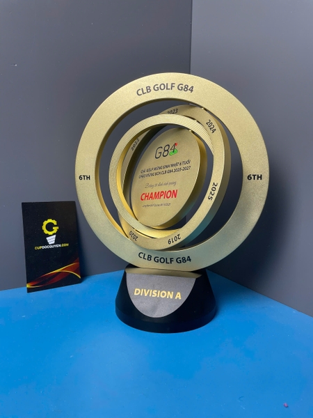 Cúp vinh danh dạng xoay (Cúp golf)